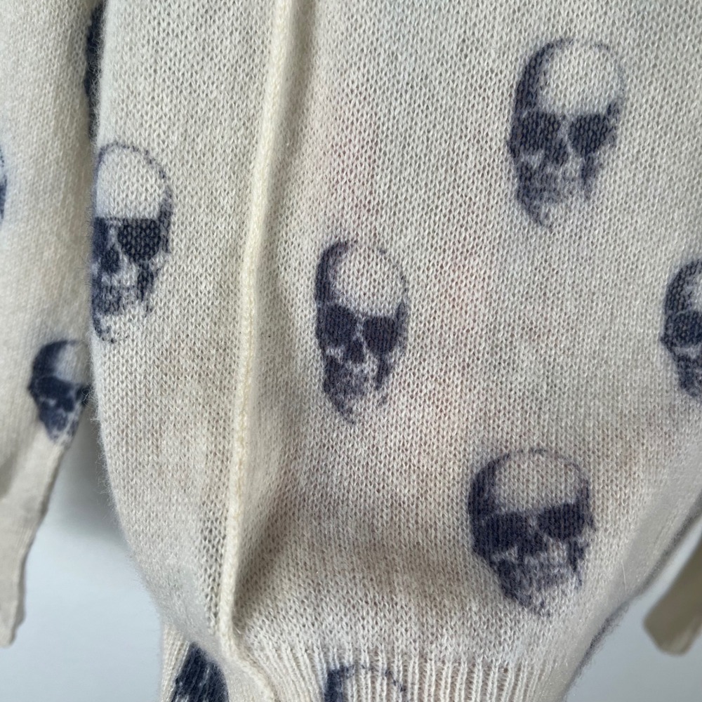 360 Cashmere Skull Print Sweater Cream Charcoal 100% Cashmere Pullover 20166 M - Picture 7 of 11